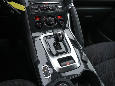 Peugeot 3008 2.0 HDiF HYbrid4 Aut. *NAVI-FULLMAP | COMFORT-SEATS | ECC | SHIFT-PADDLES | PDC | CRUISE | 16''ALU*