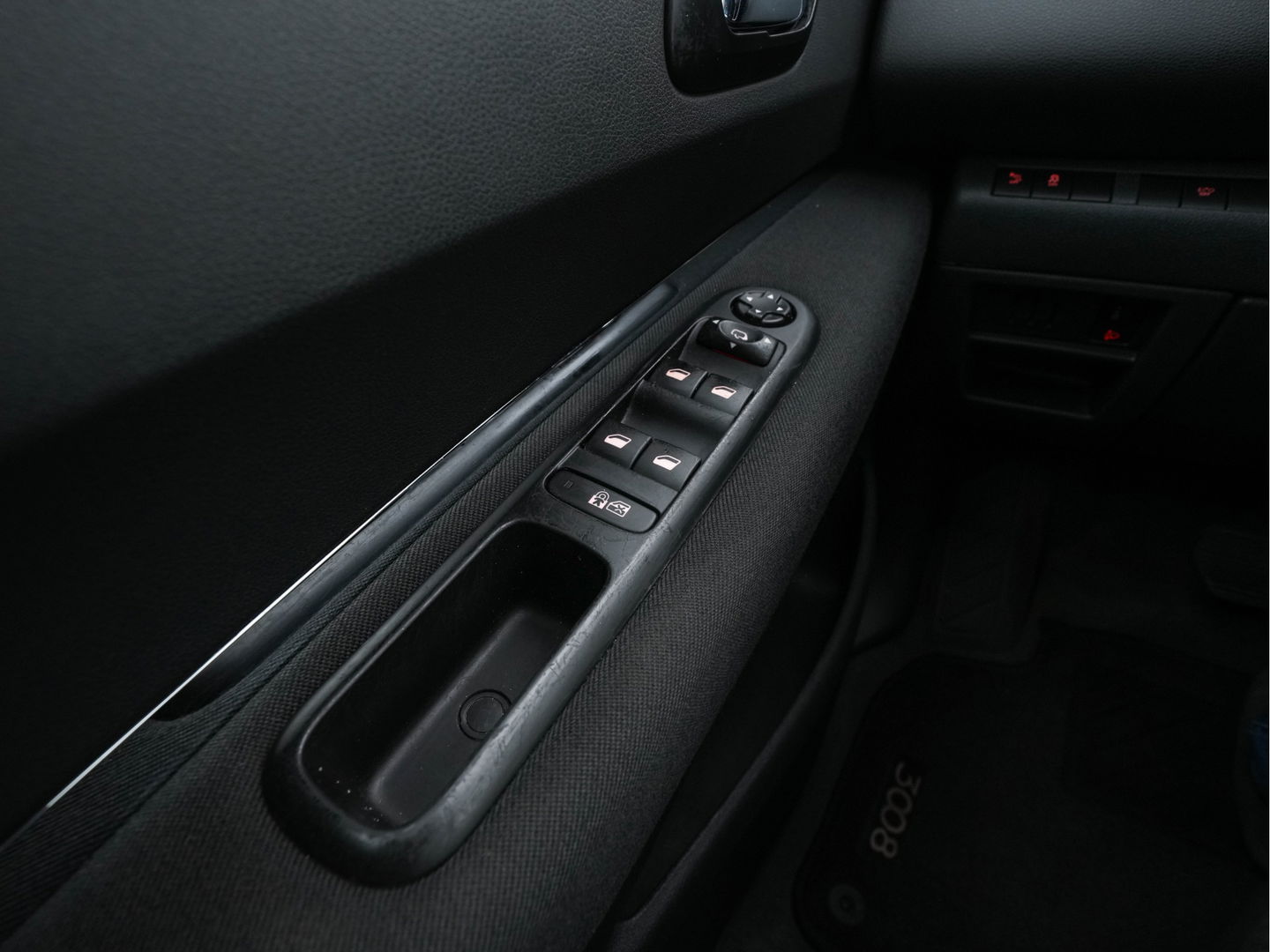 Peugeot 3008 2.0 HDiF HYbrid4 Aut. *NAVI-FULLMAP | COMFORT-SEATS | ECC | SHIFT-PADDLES | PDC | CRUISE | 16''ALU*