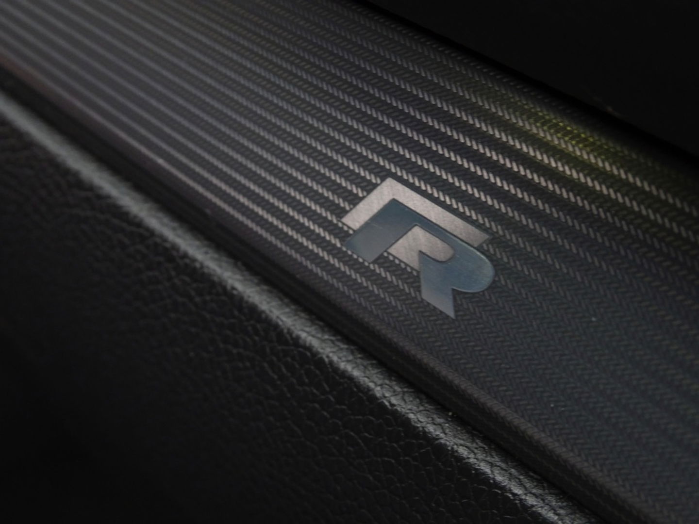 Volkswagen Golf 2.0 R 271PK 4-Motion / Apex / Sparco / LED