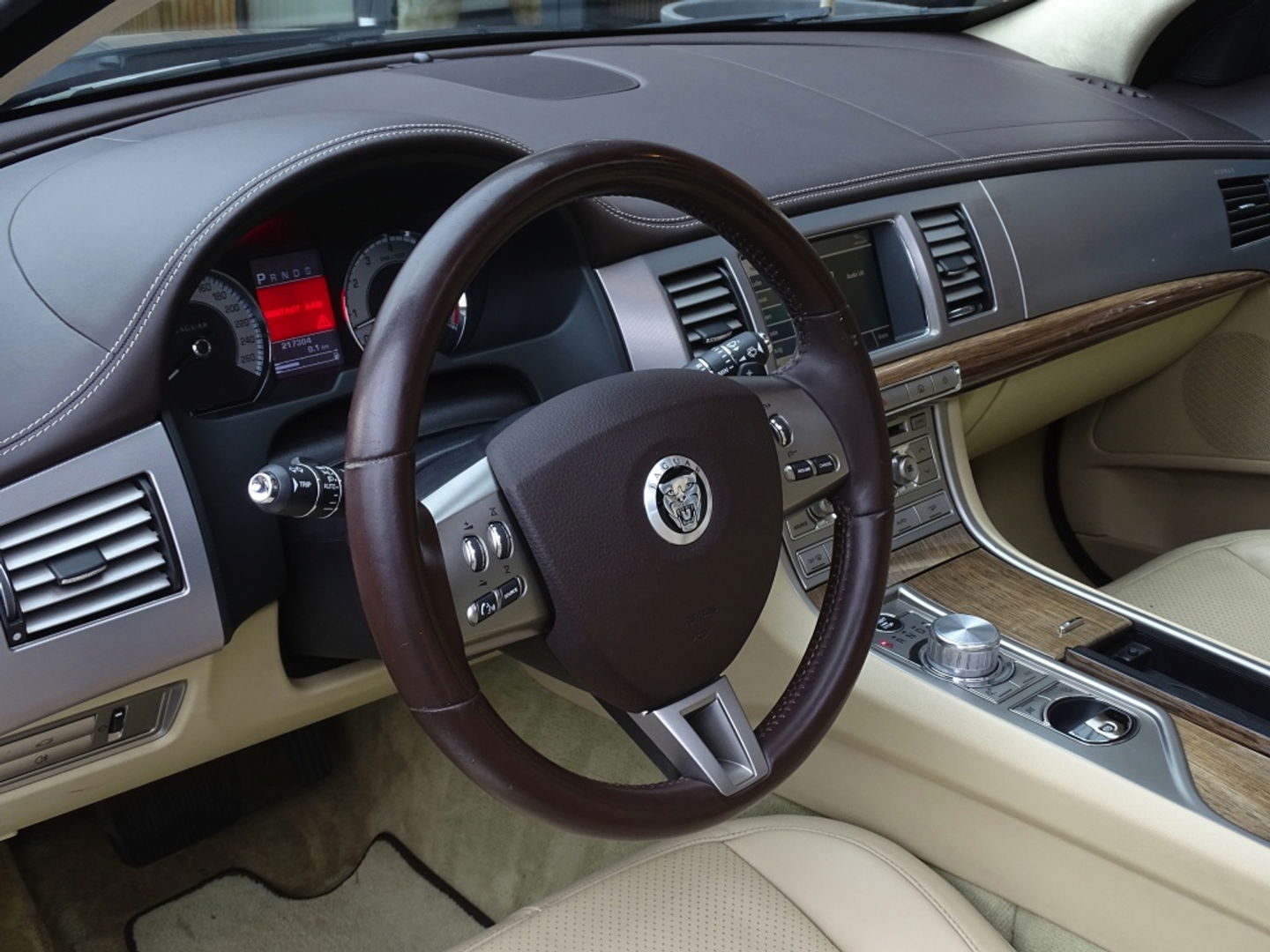 Jaguar XF 5.0 V8 385PK automaat / Portfolio / LED *NAP*