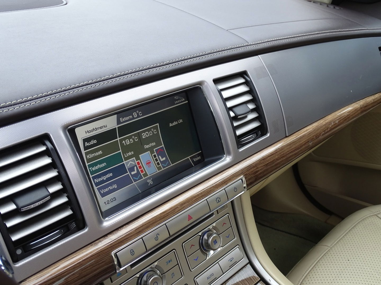 Jaguar XF 5.0 V8 385PK automaat / Portfolio / LED *NAP*