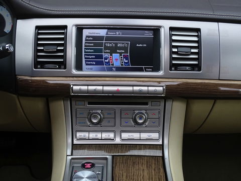 Jaguar XF 5.0 V8 385PK automaat / Portfolio / LED *NAP*