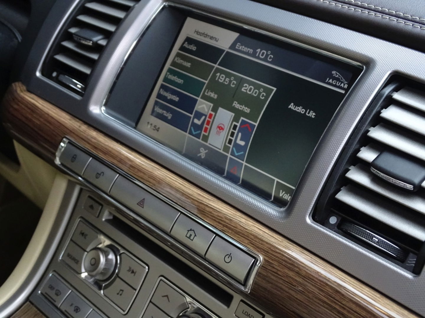 Jaguar XF 5.0 V8 385PK automaat / Portfolio / LED *NAP*