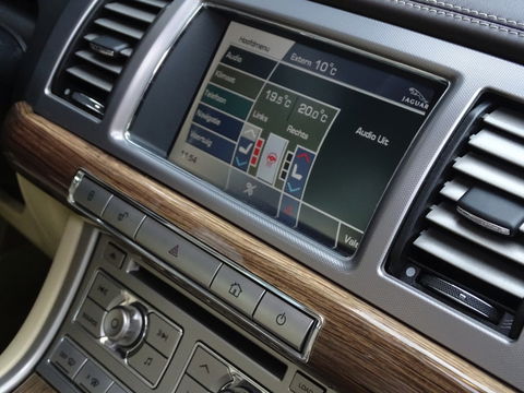 Jaguar XF 5.0 V8 385PK automaat / Portfolio / LED *NAP*