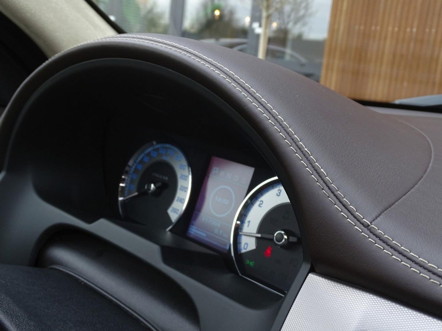 Jaguar XF 5.0 V8 385PK automaat / Portfolio / LED *NAP*