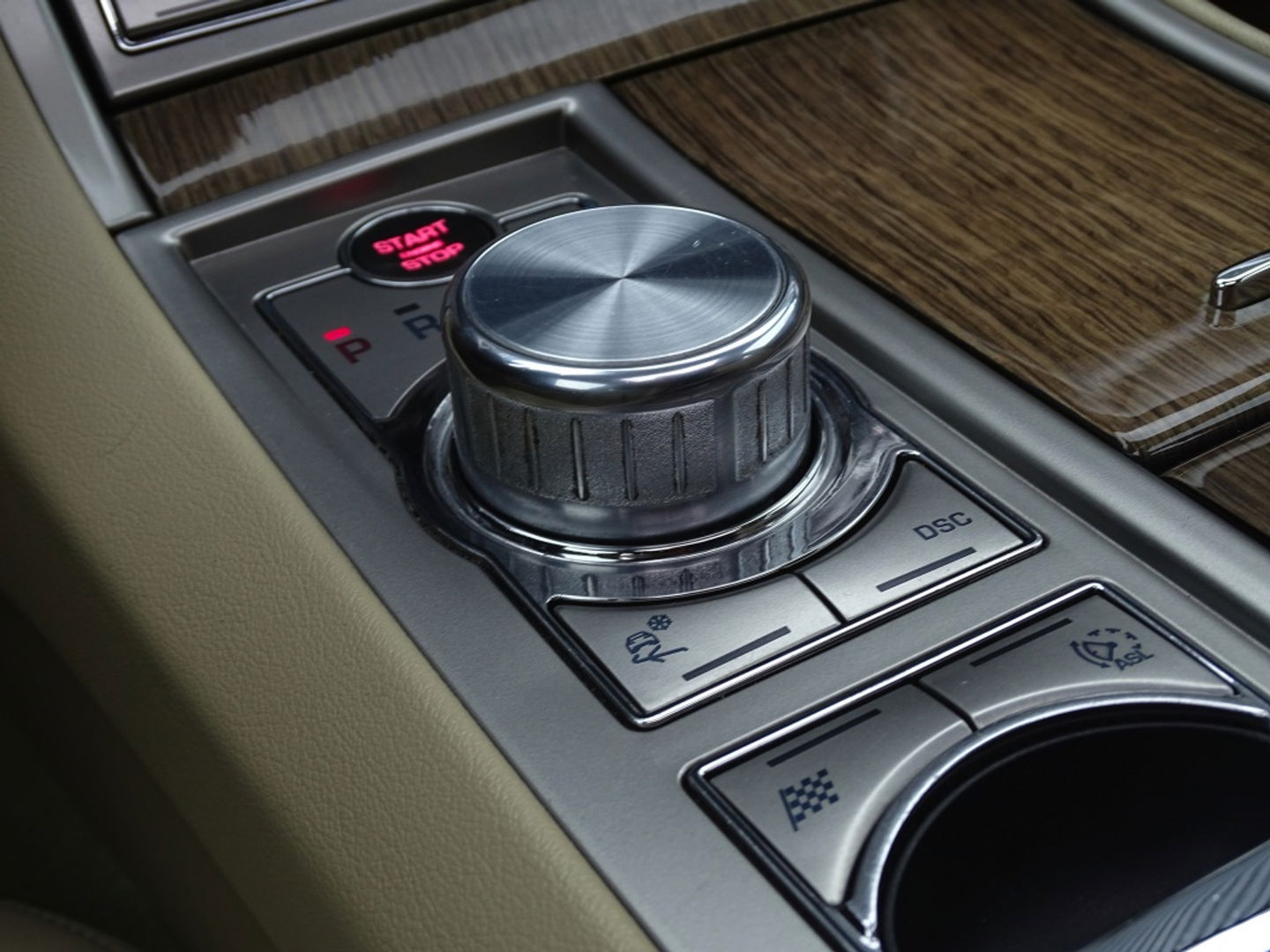 Jaguar XF 5.0 V8 385PK automaat / Portfolio / LED *NAP*