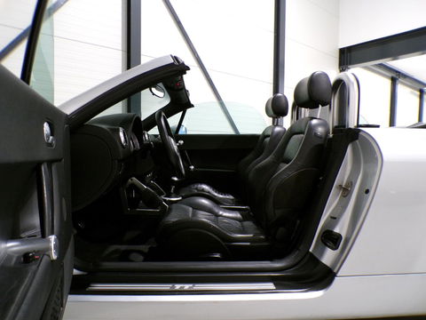 Audi TT Roadster 1.8 5V Turbo 180PK Bluetooth Leer Stoelverwarming Garantie 18"Velgen, zeer nette & goed onderhouden auto !