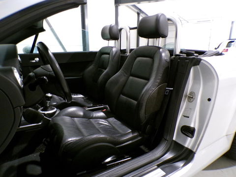 Audi TT Roadster 1.8 5V Turbo 180PK Bluetooth Leer Stoelverwarming Garantie 18"Velgen, zeer nette & goed onderhouden auto !