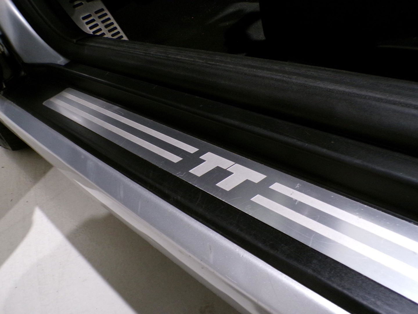 Audi TT Roadster 1.8 5V Turbo 180PK Bluetooth Leer Stoelverwarming Garantie 18"Velgen, zeer nette & goed onderhouden auto !