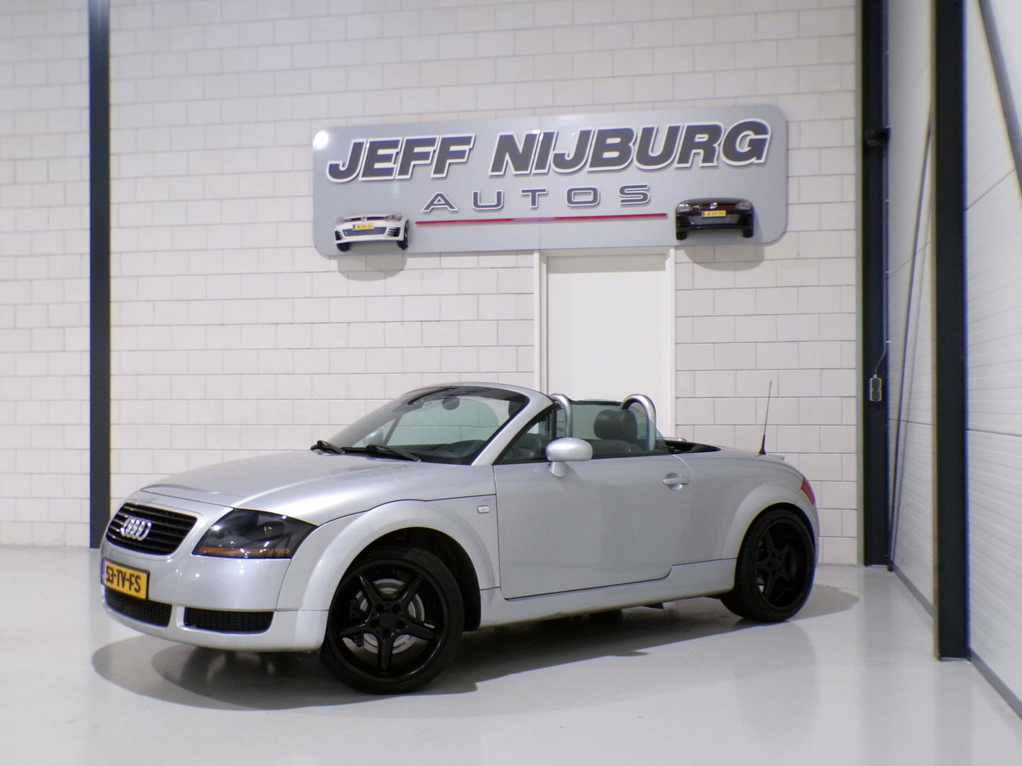 Audi TT Roadster 1.8 5V Turbo 180PK Bluetooth Leer Stoelverwarming Garantie 18"Velgen, zeer nette & goed onderhouden auto !