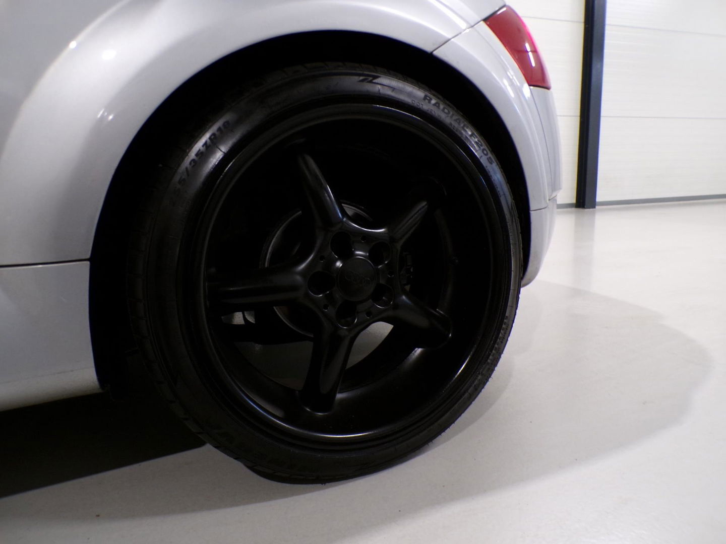 Audi TT Roadster 1.8 5V Turbo 180PK Bluetooth Leer Stoelverwarming Garantie 18"Velgen, zeer nette & goed onderhouden auto !