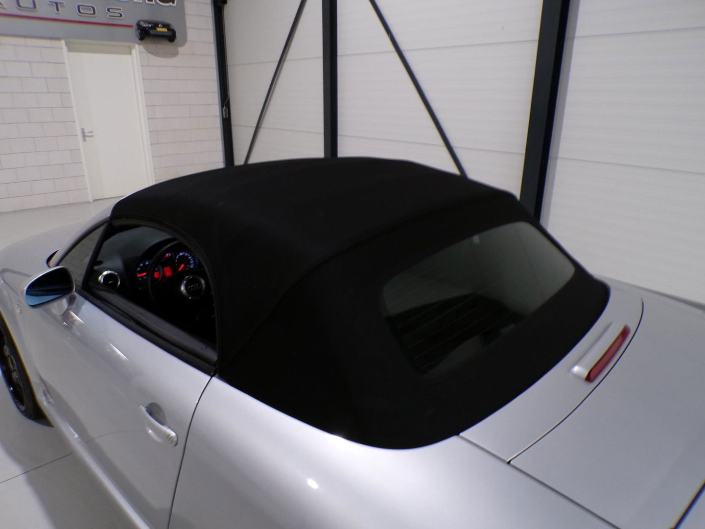 Audi TT Roadster 1.8 5V Turbo 180PK Bluetooth Leer Stoelverwarming Garantie 18"Velgen, zeer nette & goed onderhouden auto !