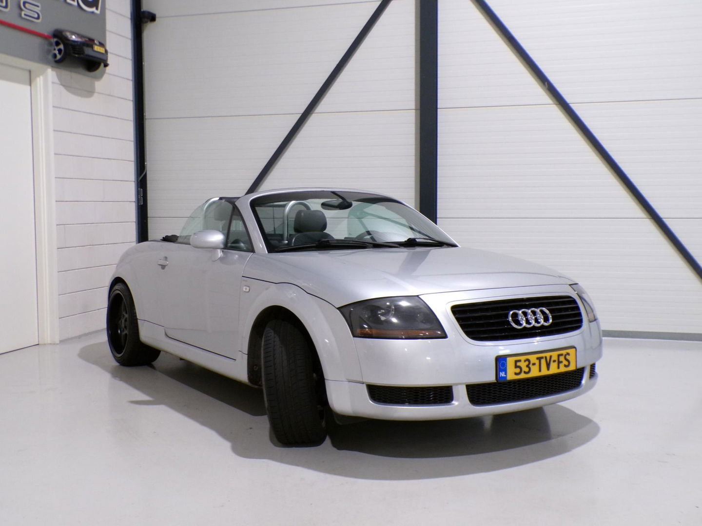 Audi TT Roadster 1.8 5V Turbo 180PK Bluetooth Leer Stoelverwarming Garantie 18"Velgen, zeer nette & goed onderhouden auto !