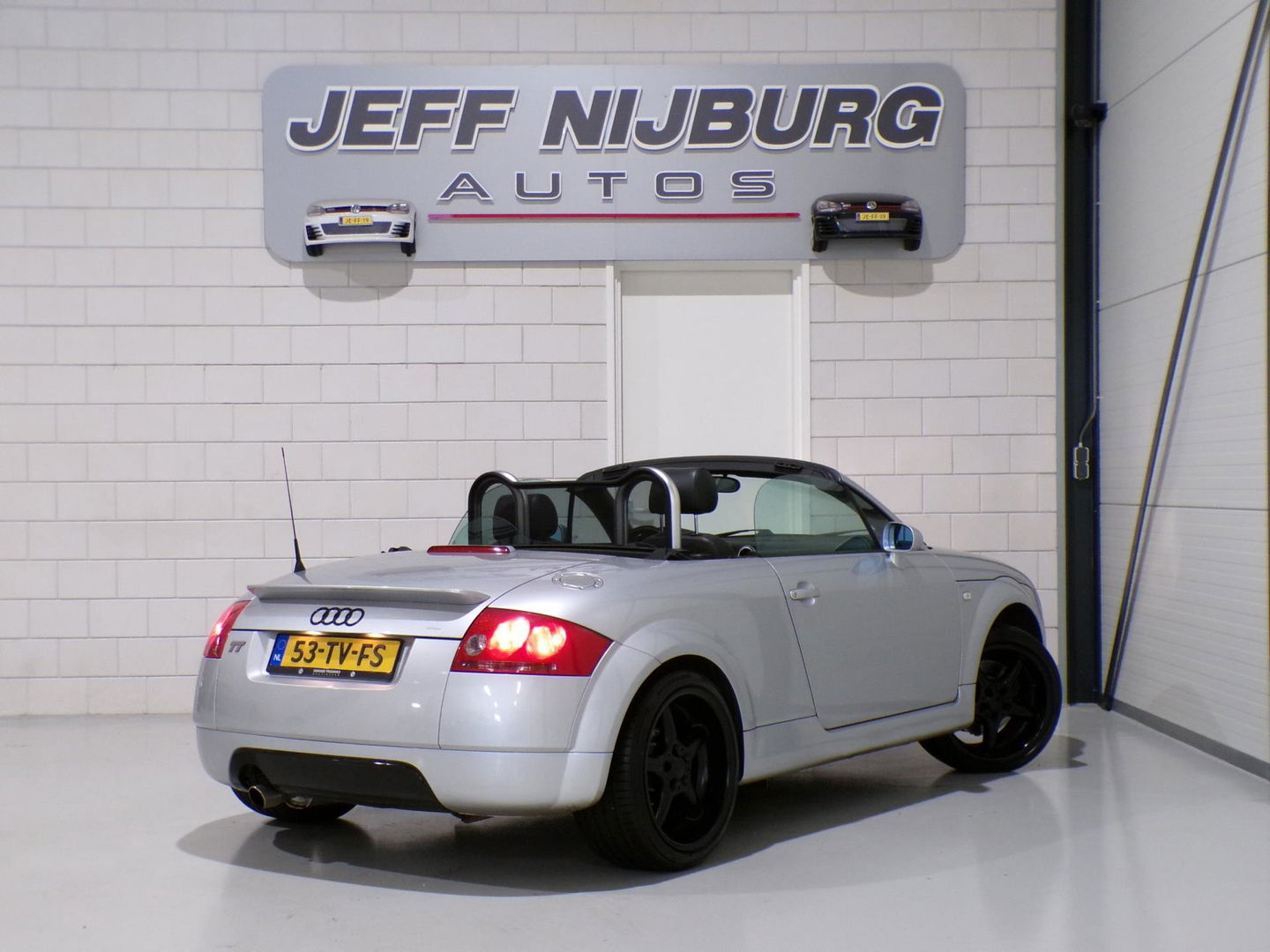 Audi TT Roadster 1.8 5V Turbo 180PK Bluetooth Leer Stoelverwarming Garantie 18"Velgen, zeer nette & goed onderhouden auto !