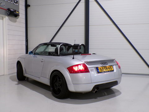 Audi TT Roadster 1.8 5V Turbo 180PK Bluetooth Leer Stoelverwarming Garantie 18"Velgen, zeer nette & goed onderhouden auto !