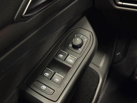 Volkswagen Golf 2.0 TDI GTD | 200 PK! | Apple Carplay | Android Auto | Sfeerverlichting | Navigatie | Adaptieve Cruise Control | Lane Assist | IQ Light | LED | DAB | Dodehoek Sensor |