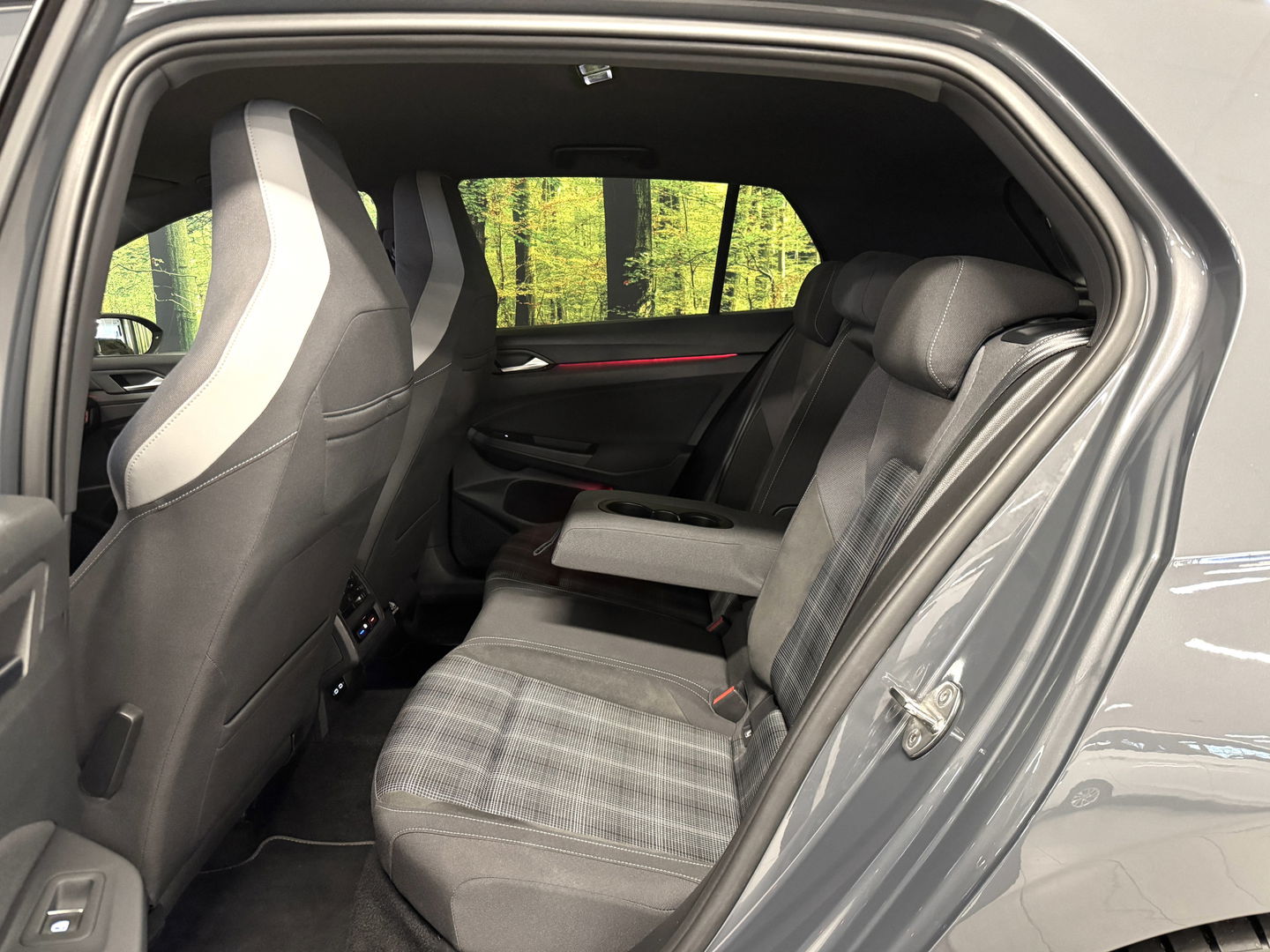 Volkswagen Golf 2.0 TDI GTD | 200 PK! | Apple Carplay | Android Auto | Sfeerverlichting | Navigatie | Adaptieve Cruise Control | Lane Assist | IQ Light | LED | DAB | Dodehoek Sensor |