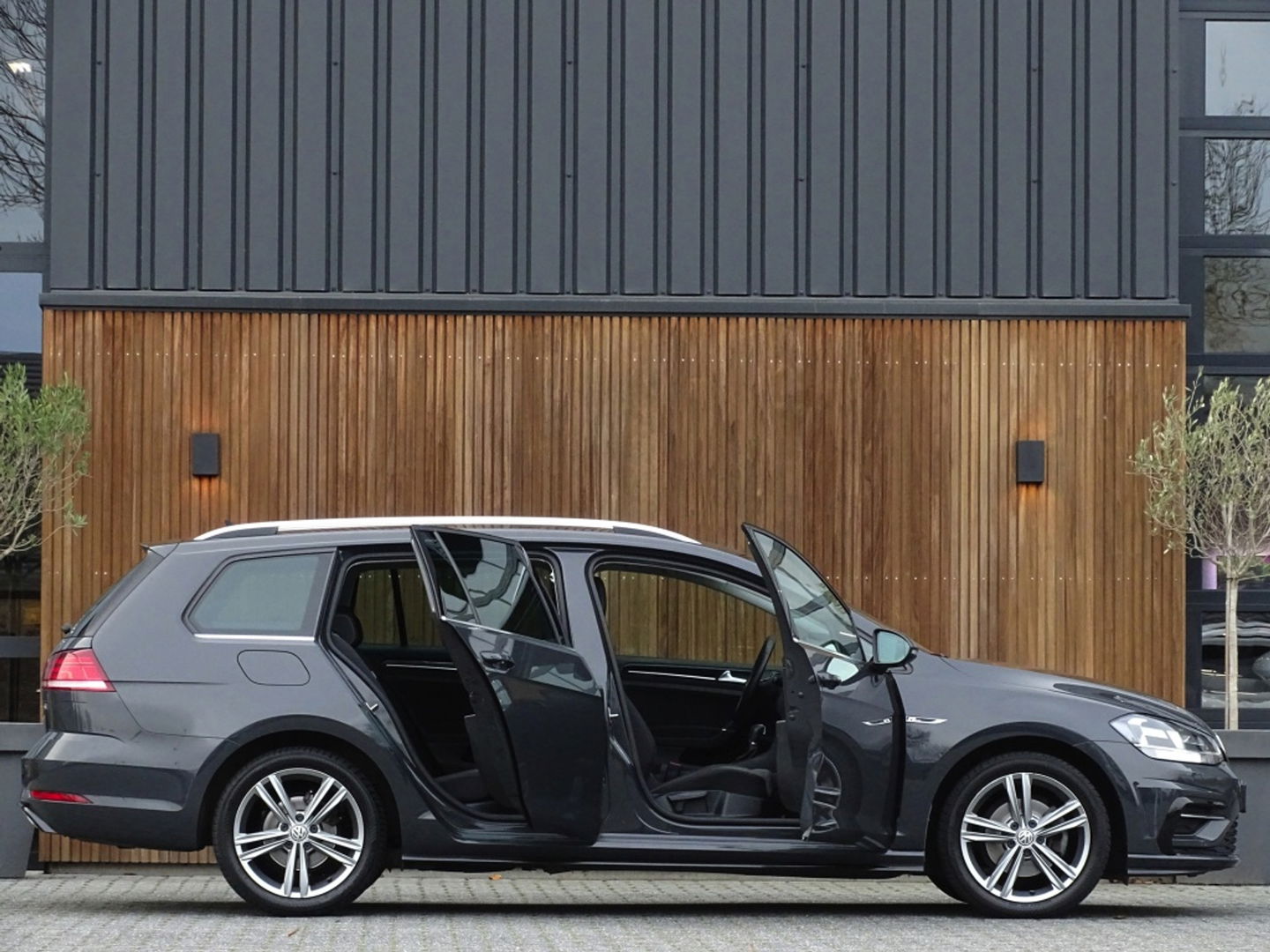 Volkswagen Golf Variant 1.0 TSI 110PK DSG / Highline / R-line / LED *NAP*