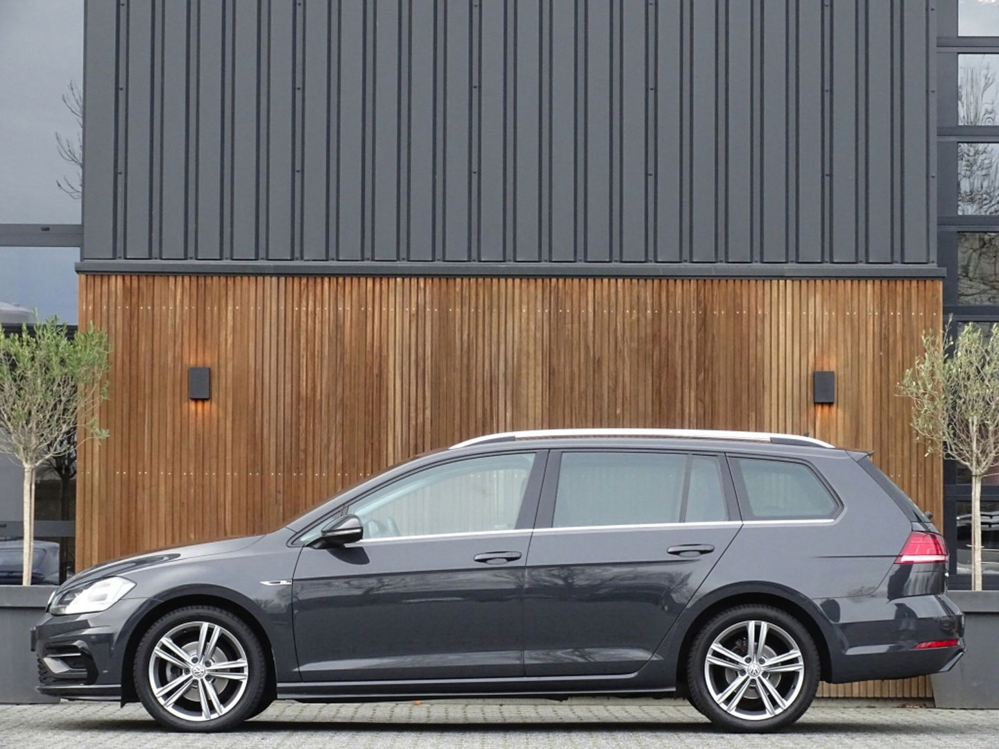 Volkswagen Golf Variant 1.0 TSI 110PK DSG / Highline / R-line / LED *NAP*