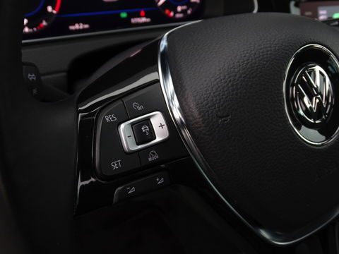 Volkswagen Golf Variant 1.0 TSI 110PK DSG / Highline / R-line / LED *NAP*