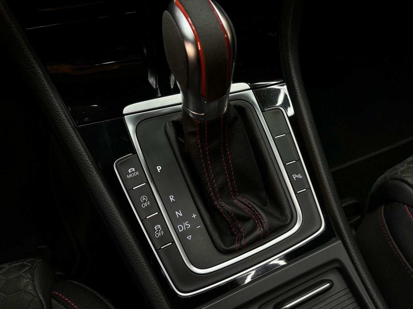 Volkswagen Golf 2.0 TSI GTI Performance Pano|Dyna|DCC|Camera