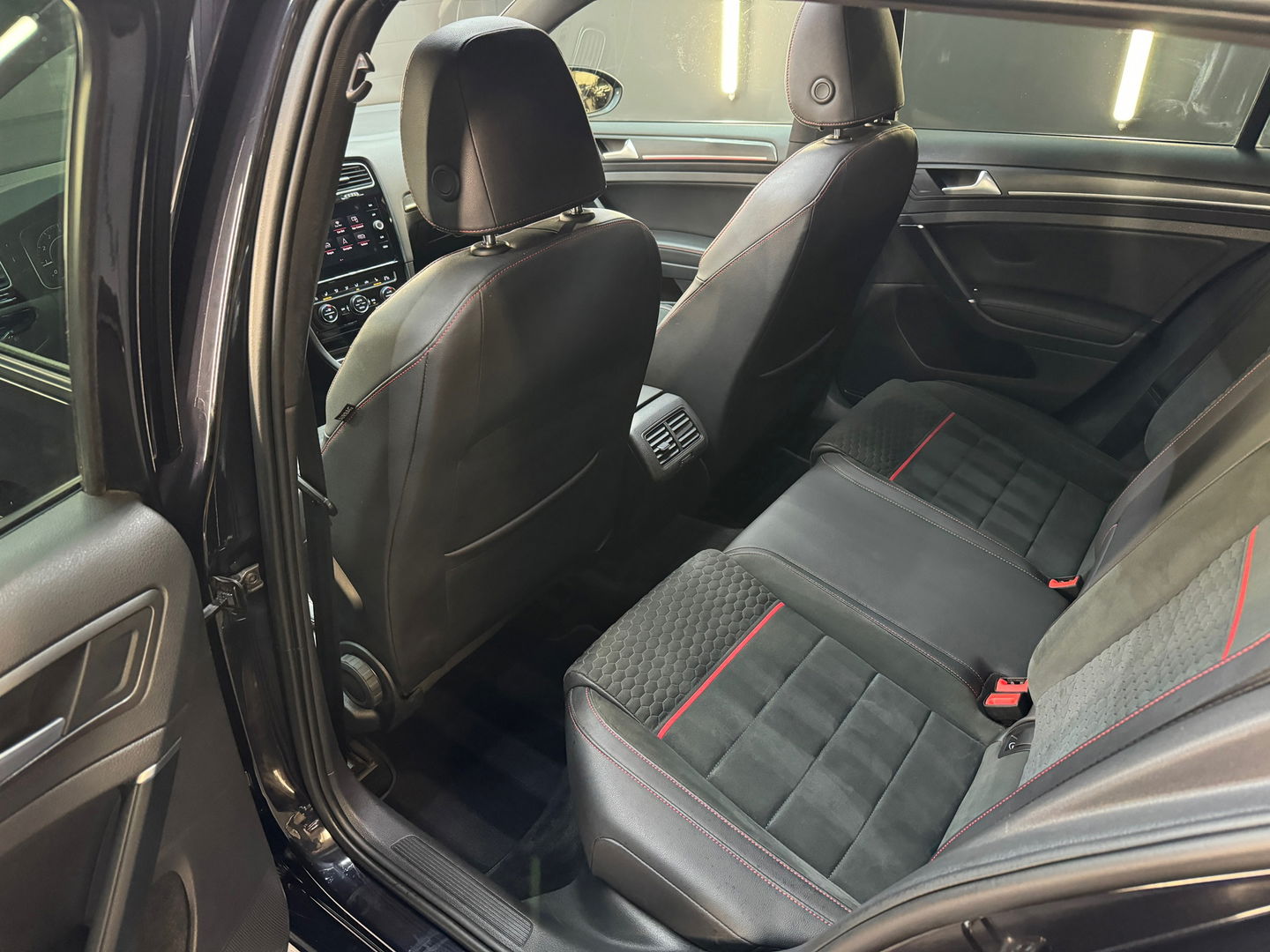 Volkswagen Golf 2.0 TSI GTI Performance Pano|Dyna|DCC|Camera