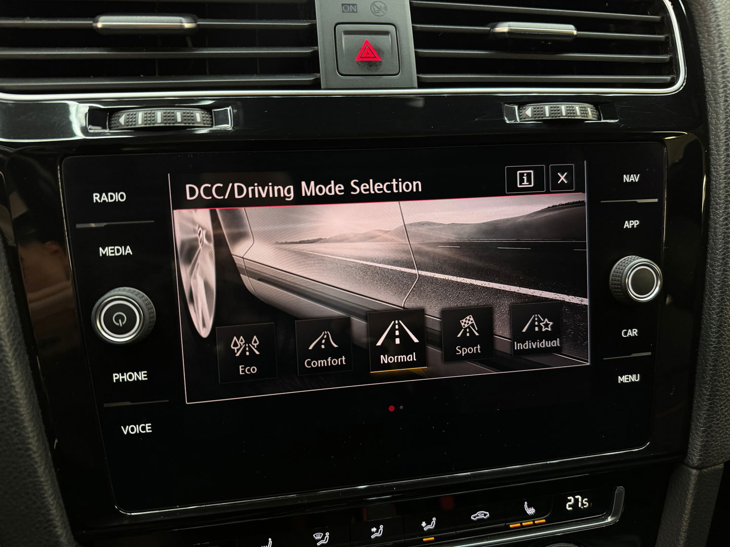 Volkswagen Golf 2.0 TSI GTI Performance Pano|Dyna|DCC|Camera