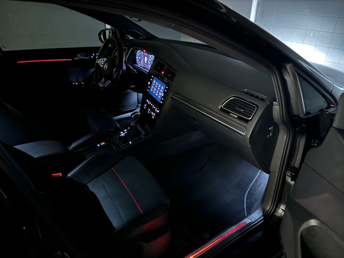 Volkswagen Golf 2.0 TSI GTI Performance Pano|Dyna|DCC|Camera