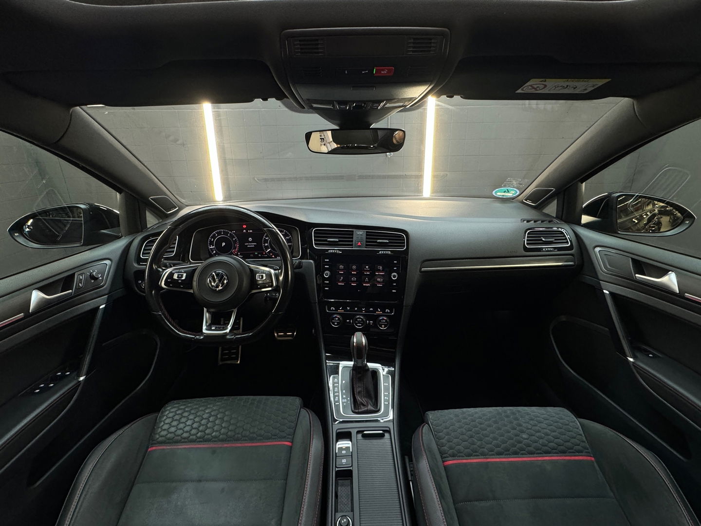 Volkswagen Golf 2.0 TSI GTI Performance Pano|Dyna|DCC|Camera