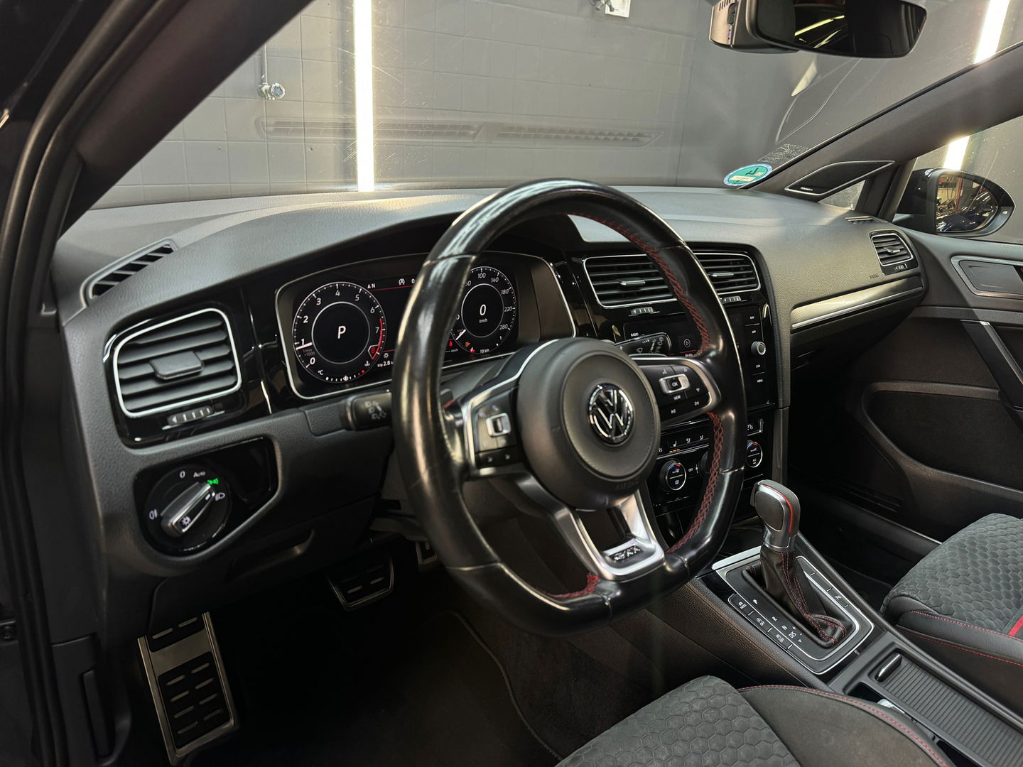 Volkswagen Golf 2.0 TSI GTI Performance Pano|Dyna|DCC|Camera