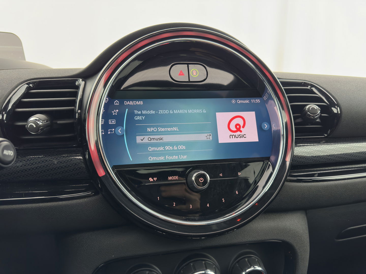 MINI Clubman 2.0 Cooper S ALL4 Premier Plus JCW (INCL-BTW) Aut * PANO | LUXURY-LEATHER | FULL-LED | HEATED-SPORTSEATS | DIGI-COCKPIT | AMBIENT-LIGHT | PRIVACY-GLASS | HEAD-UP | PDC | CAMERA | DAB  | KEYLESS | TOWBAR | 18"ALU*