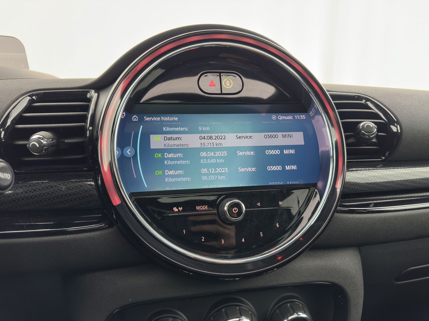 MINI Clubman 2.0 Cooper S ALL4 Premier Plus JCW (INCL-BTW) Aut * PANO | LUXURY-LEATHER | FULL-LED | HEATED-SPORTSEATS | DIGI-COCKPIT | AMBIENT-LIGHT | PRIVACY-GLASS | HEAD-UP | PDC | CAMERA | DAB  | KEYLESS | TOWBAR | 18"ALU*