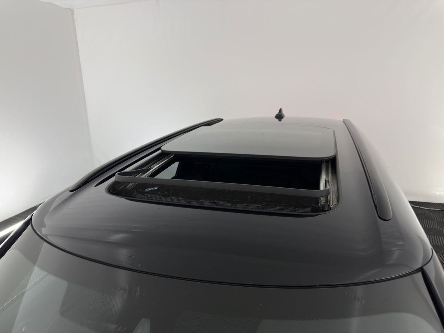 MINI Clubman 2.0 Cooper S ALL4 Premier Plus JCW (INCL-BTW) Aut * PANO | LUXURY-LEATHER | FULL-LED | HEATED-SPORTSEATS | DIGI-COCKPIT | AMBIENT-LIGHT | PRIVACY-GLASS | HEAD-UP | PDC | CAMERA | DAB  | KEYLESS | TOWBAR | 18"ALU*