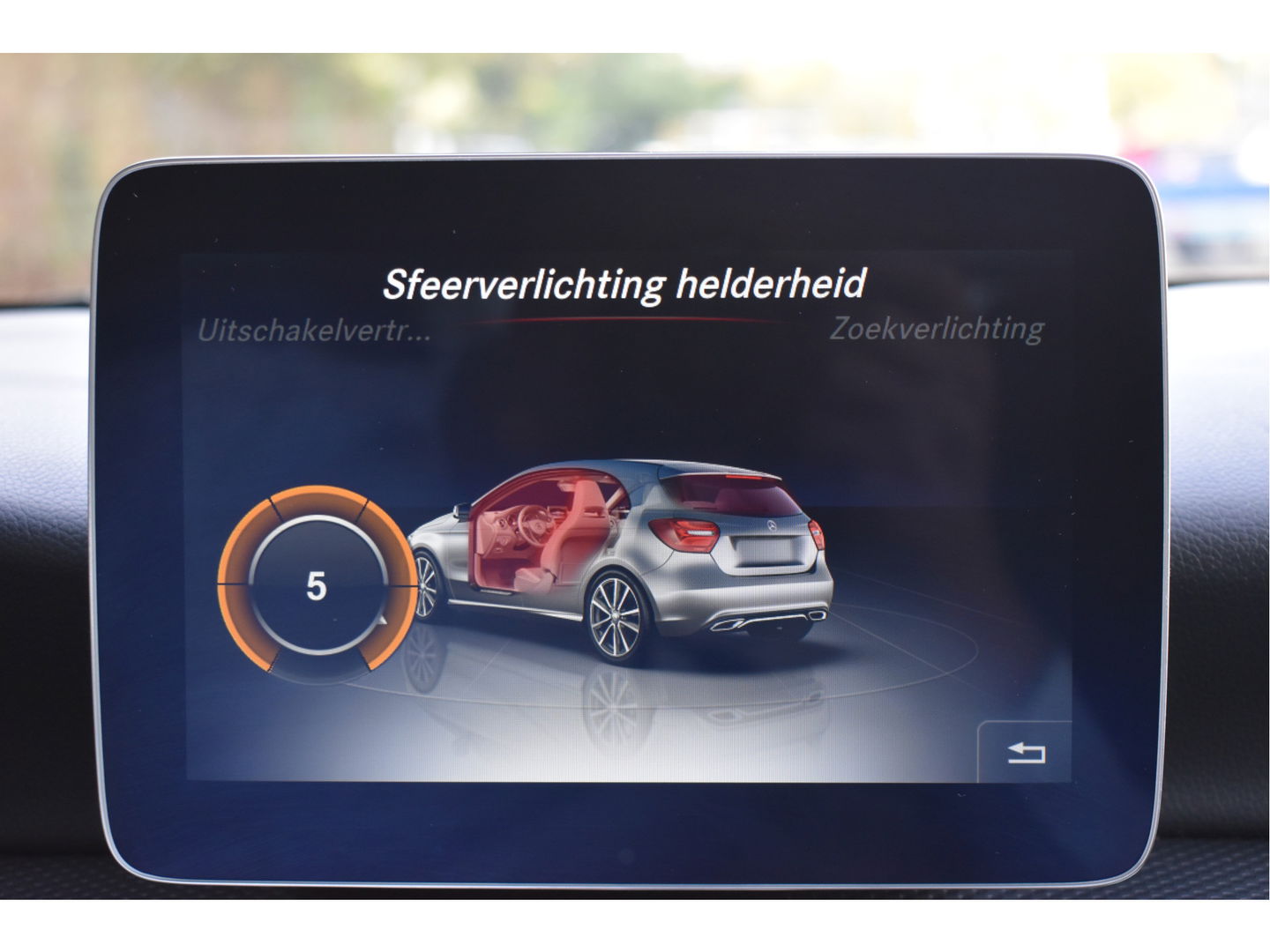 Mercedes-Benz A-Klasse 180 Sport Edition AMG | NL-auto | Pano.dak | Carplay | Camera | Sfeerverl | Navi | Cruise Control | 4Seasons | NAP