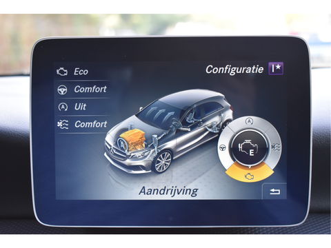 Mercedes-Benz A-Klasse 180 Sport Edition AMG | NL-auto | Pano.dak | Carplay | Camera | Sfeerverl | Navi | Cruise Control | 4Seasons | NAP