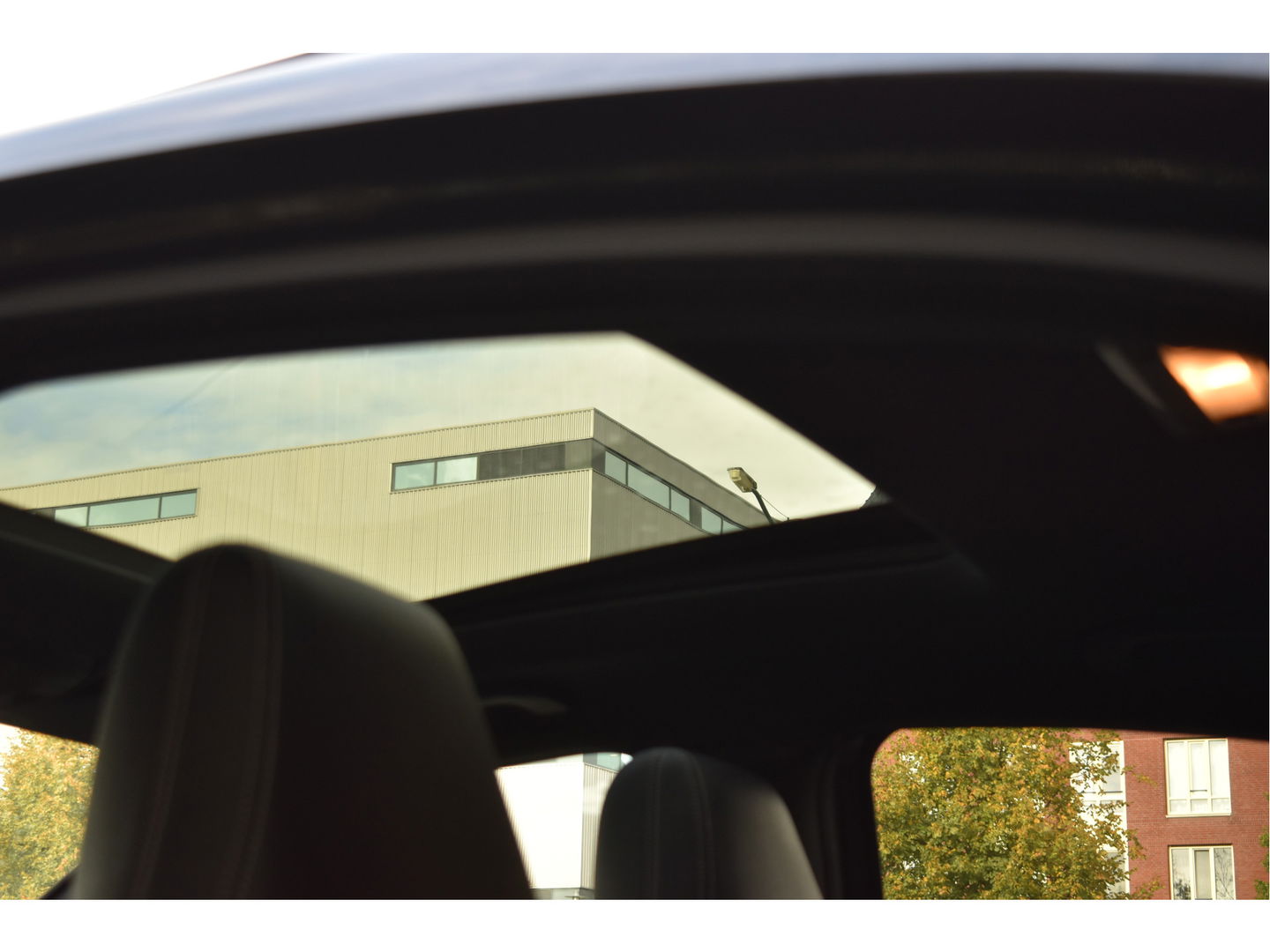 Mercedes-Benz A-Klasse 180 Sport Edition AMG | NL-auto | Pano.dak | Carplay | Camera | Sfeerverl | Navi | Cruise Control | 4Seasons | NAP