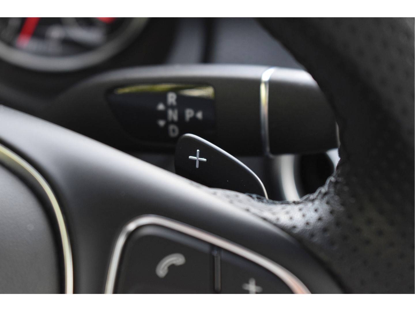 Mercedes-Benz A-Klasse 180 Sport Edition AMG | NL-auto | Pano.dak | Carplay | Camera | Sfeerverl | Navi | Cruise Control | 4Seasons | NAP