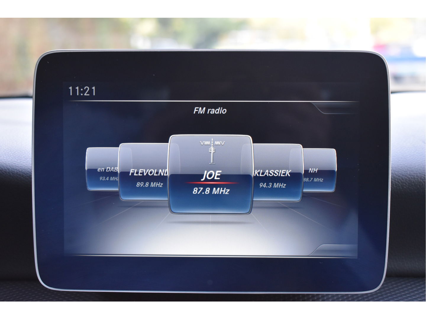 Mercedes-Benz A-Klasse 180 Sport Edition AMG | NL-auto | Pano.dak | Carplay | Camera | Sfeerverl | Navi | Cruise Control | 4Seasons | NAP