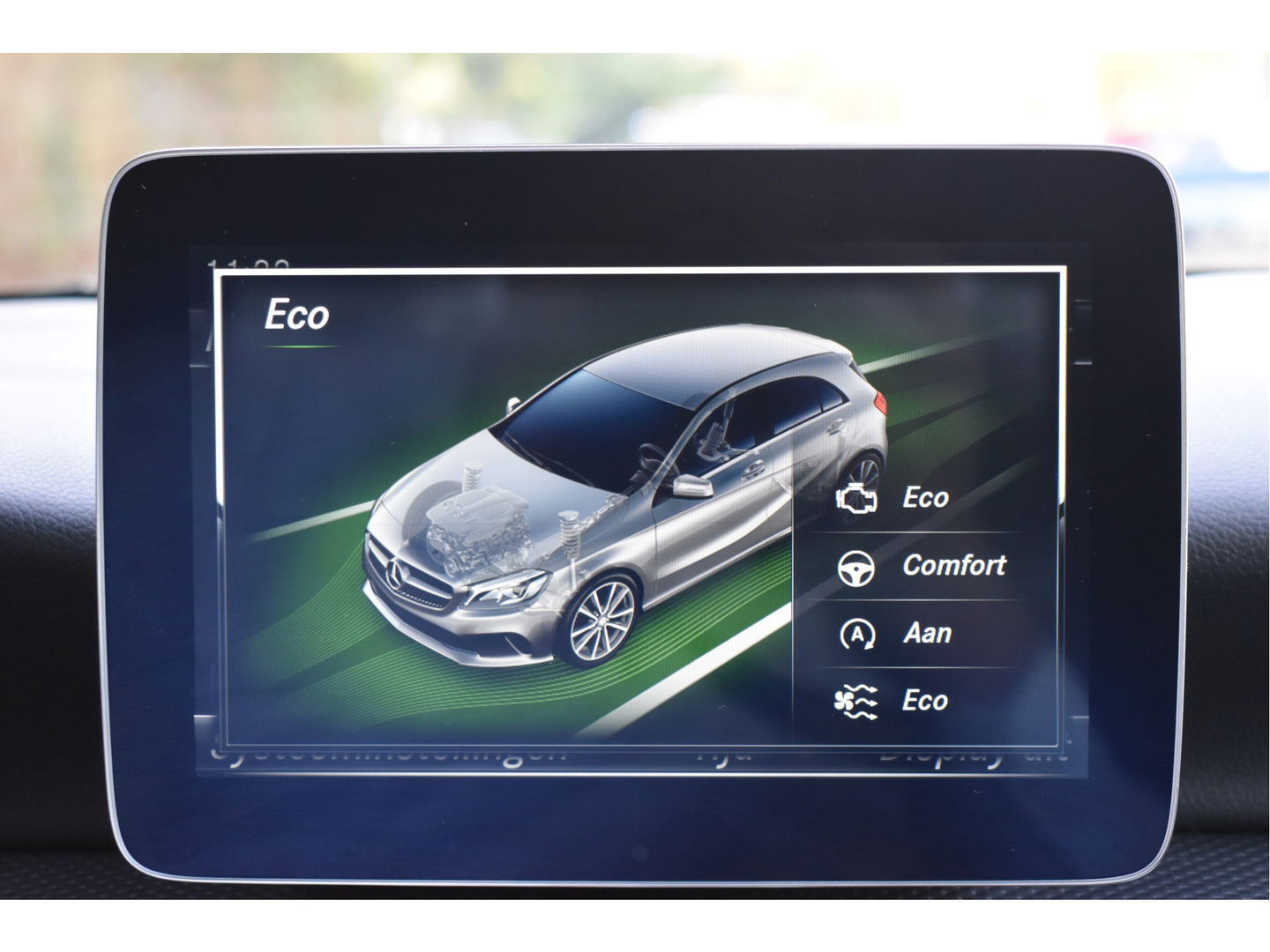 Mercedes-Benz A-Klasse 180 Sport Edition AMG | NL-auto | Pano.dak | Carplay | Camera | Sfeerverl | Navi | Cruise Control | 4Seasons | NAP