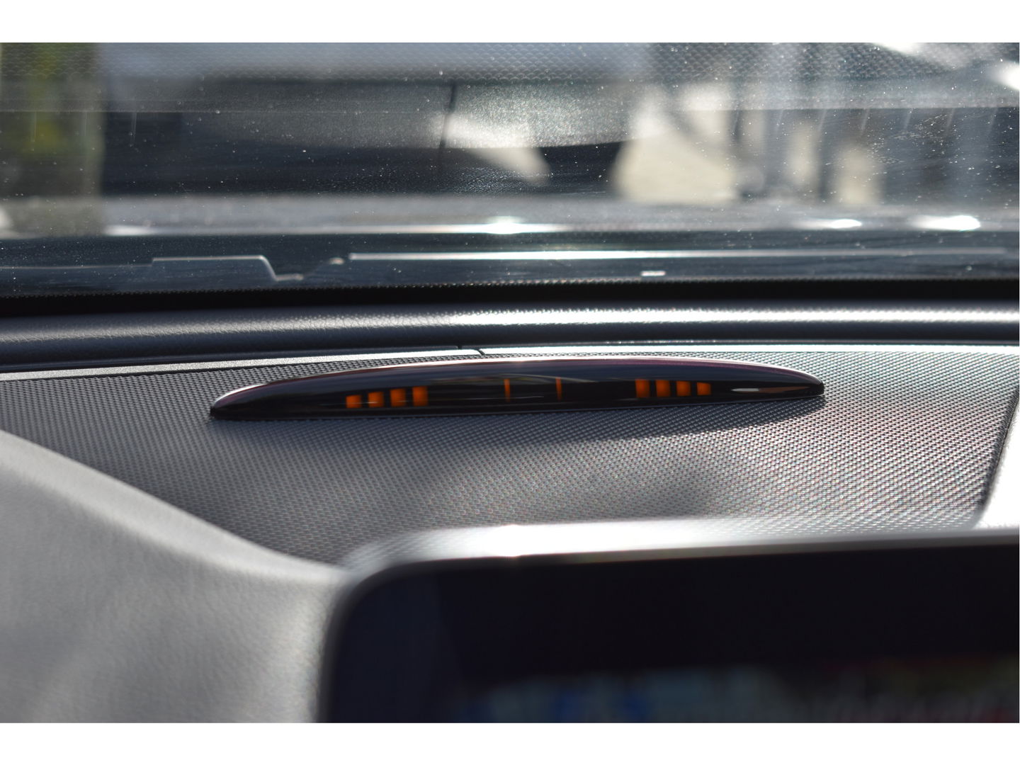 Mercedes-Benz A-Klasse 180 Sport Edition AMG | NL-auto | Pano.dak | Carplay | Camera | Sfeerverl | Navi | Cruise Control | 4Seasons | NAP