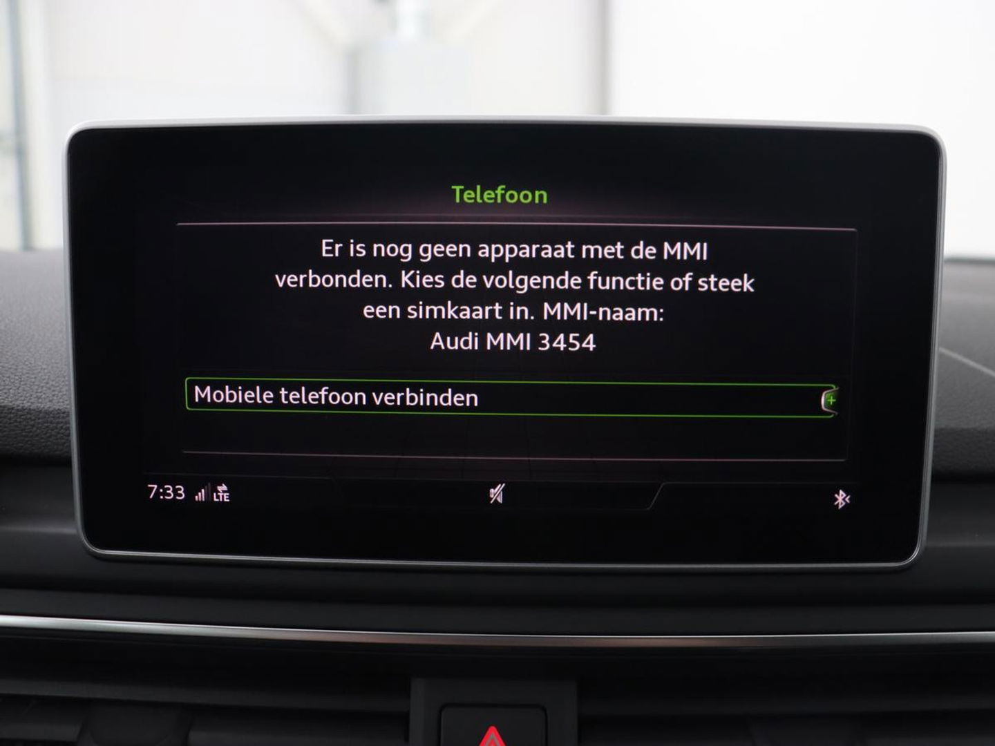 Audi A4 40 TFSI Sport S Line Black Edition | Stoelverwarming | Adaptive cruise | Keyless | Virtual Cockpit | Carplay | Half leder | Navigatie | Full LED | 19'' | Sportstoelen | Sfeerverlichting