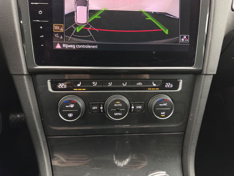 Volkswagen E-Golf {SOH-100%) Aut.* LUXURY-LEATHER | FULL-LED | NAVI-FULLMAP | CAMERA | HEATED-SPORTSEATS | ECC | PDC | CARPLAY | CRUISE | PRIVACY-GLASS | DIGI-COCKPIT | AMBIENT-LIGHT | CCS-FASTLOADER | 19''ALU*