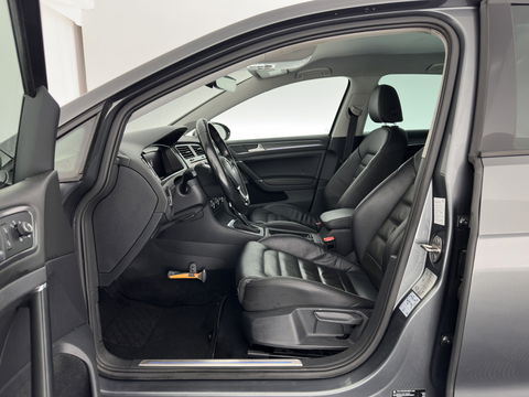 Volkswagen E-Golf {SOH-100%) Aut.* LUXURY-LEATHER | FULL-LED | NAVI-FULLMAP | CAMERA | HEATED-SPORTSEATS | ECC | PDC | CARPLAY | CRUISE | PRIVACY-GLASS | DIGI-COCKPIT | AMBIENT-LIGHT | CCS-FASTLOADER | 19''ALU*