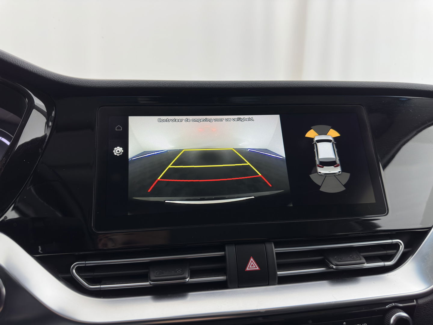 Kia e-Niro ExecutiveLine 64 kWh (3-Fase) {SOH-100%) (INCL-BTW)  Aut *HEATPUMP | LUXURY-LEATHER | FULL-LED | NAVI-FULLMAP | ADAPTIVE-CRUISE | CAMERA | MEMORY-PACK | LANE-ASSIST | KEYLESS | DIGI-COCKPIT | PRIVACY-GLASS | AMBIENT-LIGHT | 17"ALU*