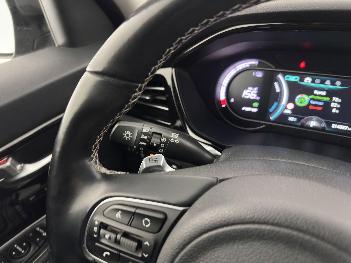 Kia e-Niro ExecutiveLine 64 kWh (3-Fase) {SOH-100%) (INCL-BTW)  Aut *HEATPUMP | LUXURY-LEATHER | FULL-LED | NAVI-FULLMAP | ADAPTIVE-CRUISE | CAMERA | MEMORY-PACK | LANE-ASSIST | KEYLESS | DIGI-COCKPIT | PRIVACY-GLASS | AMBIENT-LIGHT | 17"ALU*