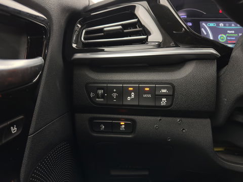 Kia e-Niro ExecutiveLine 64 kWh (3-Fase) {SOH-100%) (INCL-BTW)  Aut *HEATPUMP | LUXURY-LEATHER | FULL-LED | NAVI-FULLMAP | ADAPTIVE-CRUISE | CAMERA | MEMORY-PACK | LANE-ASSIST | KEYLESS | DIGI-COCKPIT | PRIVACY-GLASS | AMBIENT-LIGHT | 17"ALU*