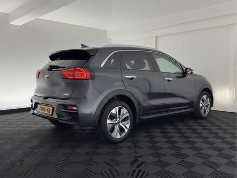 Kia e-Niro ExecutiveLine 64 kWh (3-Fase) {SOH-100%) (INCL-BTW)  Aut *HEATPUMP | LUXURY-LEATHER | FULL-LED | NAVI-FULLMAP | ADAPTIVE-CRUISE | CAMERA | MEMORY-PACK | LANE-ASSIST | KEYLESS | DIGI-COCKPIT | PRIVACY-GLASS | AMBIENT-LIGHT | 17"ALU*
