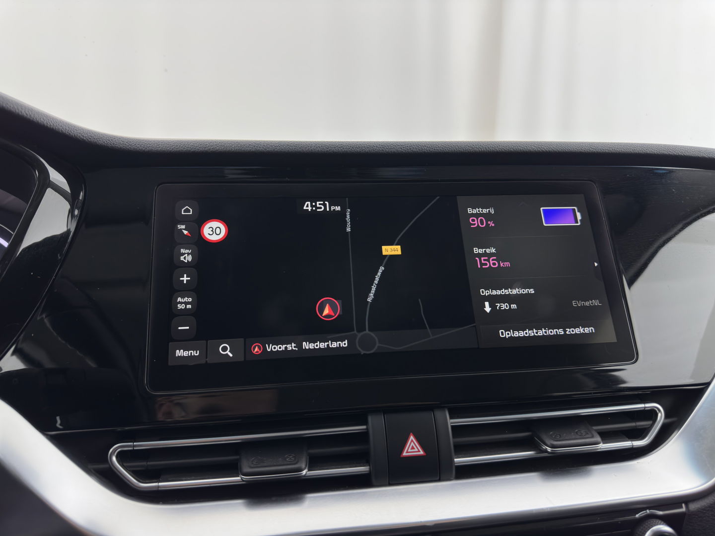 Kia e-Niro ExecutiveLine 64 kWh (3-Fase) {SOH-100%) (INCL-BTW)  Aut *HEATPUMP | LUXURY-LEATHER | FULL-LED | NAVI-FULLMAP | ADAPTIVE-CRUISE | CAMERA | MEMORY-PACK | LANE-ASSIST | KEYLESS | DIGI-COCKPIT | PRIVACY-GLASS | AMBIENT-LIGHT | 17"ALU*