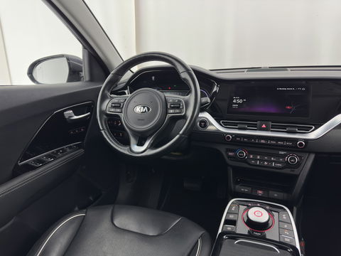 Kia e-Niro ExecutiveLine 64 kWh (3-Fase) {SOH-100%) (INCL-BTW)  Aut *HEATPUMP | LUXURY-LEATHER | FULL-LED | NAVI-FULLMAP | ADAPTIVE-CRUISE | CAMERA | MEMORY-PACK | LANE-ASSIST | KEYLESS | DIGI-COCKPIT | PRIVACY-GLASS | AMBIENT-LIGHT | 17"ALU*