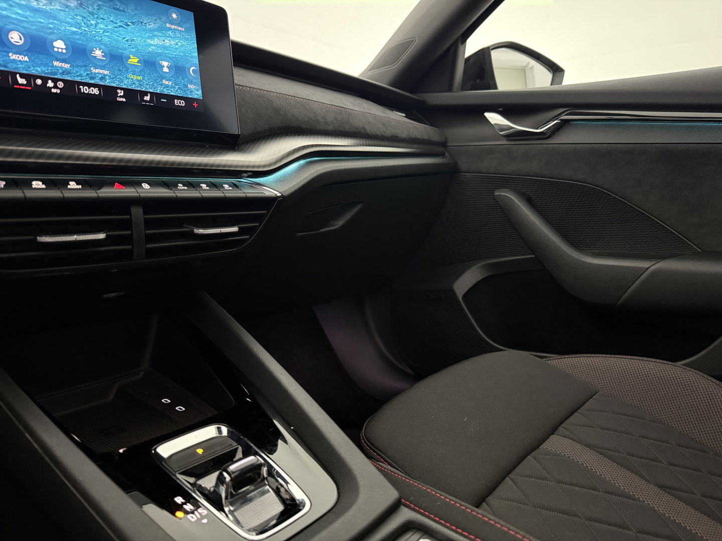 Škoda Octavia Combi VRS iV 1.4 eTsi 245PK | SOH 93% | Pano | HuD | Sfeer | Stoel/Stuur verw. | Virtual | Adap. Cruise | Carplay | Camera | Canton Audio